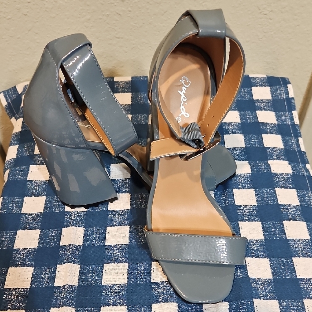 Qupid Gray Tan High Heel Sandals with Block Heel 011
